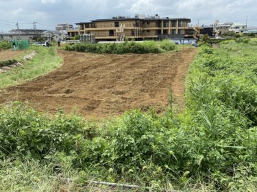 2020年9月2日(水)の作業記録 (吉岡さん畑の玉ねぎ畝のマルチ剥がし作業とトラクター耕耘作業)