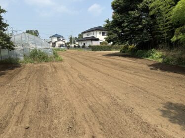 2025年7月9日(水)の作業記録 (鈴木さん畑をトラクターで耕耘作業、ジャンボシシトウ・唐辛子定植作業)